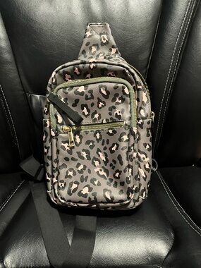 Leopard Print Crossbody Sling Bag - Pink & Gray